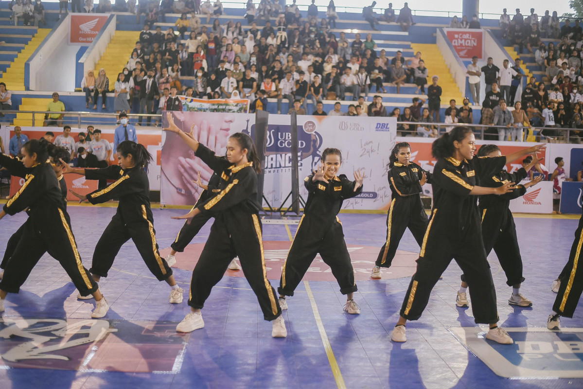 Gelukkig is dat Uitleg thee Persiapan Mepet, Adidas Dance Crew Tampil Memukau dengan Konsep Perundungan  | DBL ID