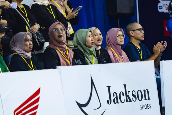 Ibu Suranti, Kepsek Limau yang Tak Pernah Absen Beri Dukungan