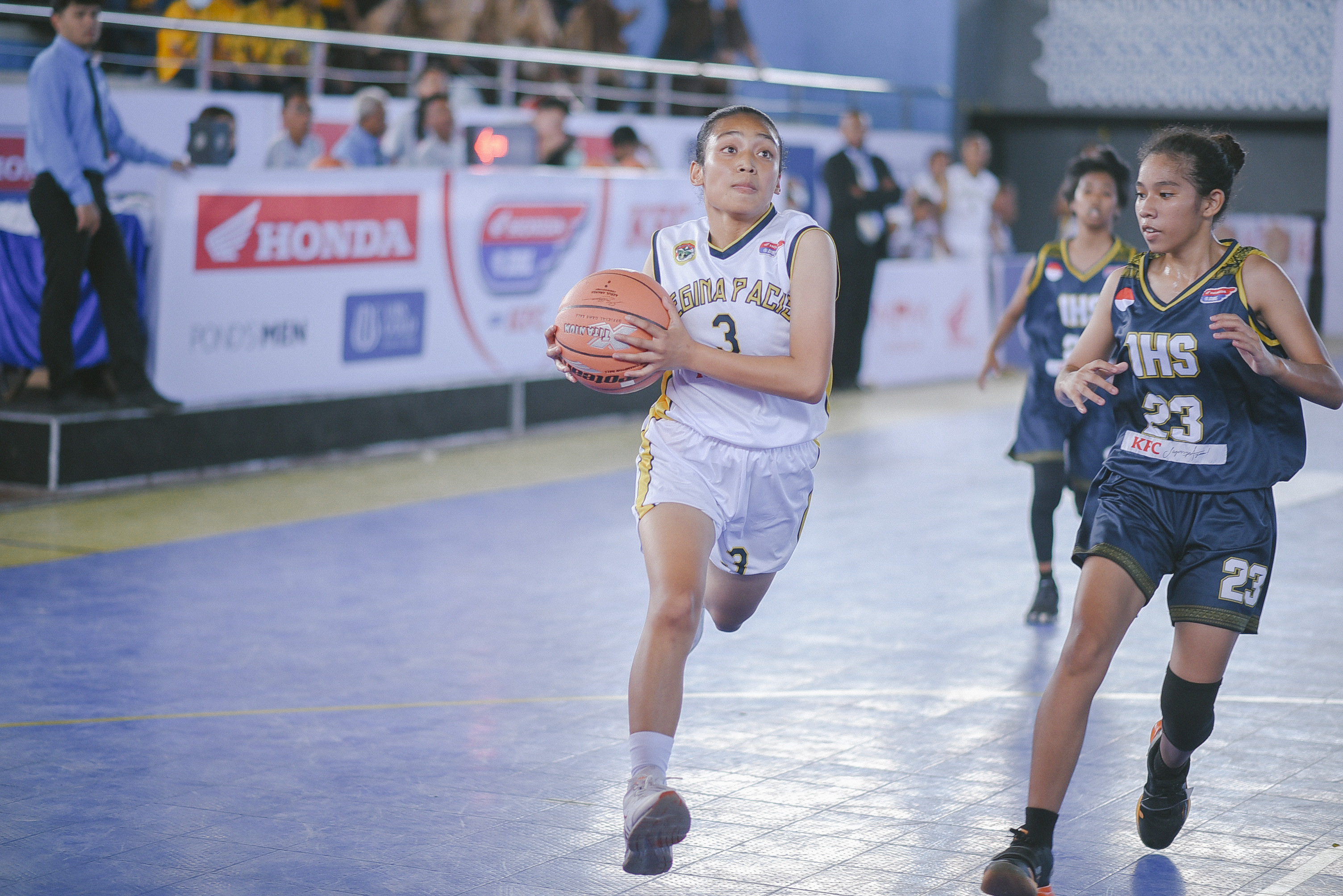 Natalia Wila – SMA Regina Pacis Bajawa