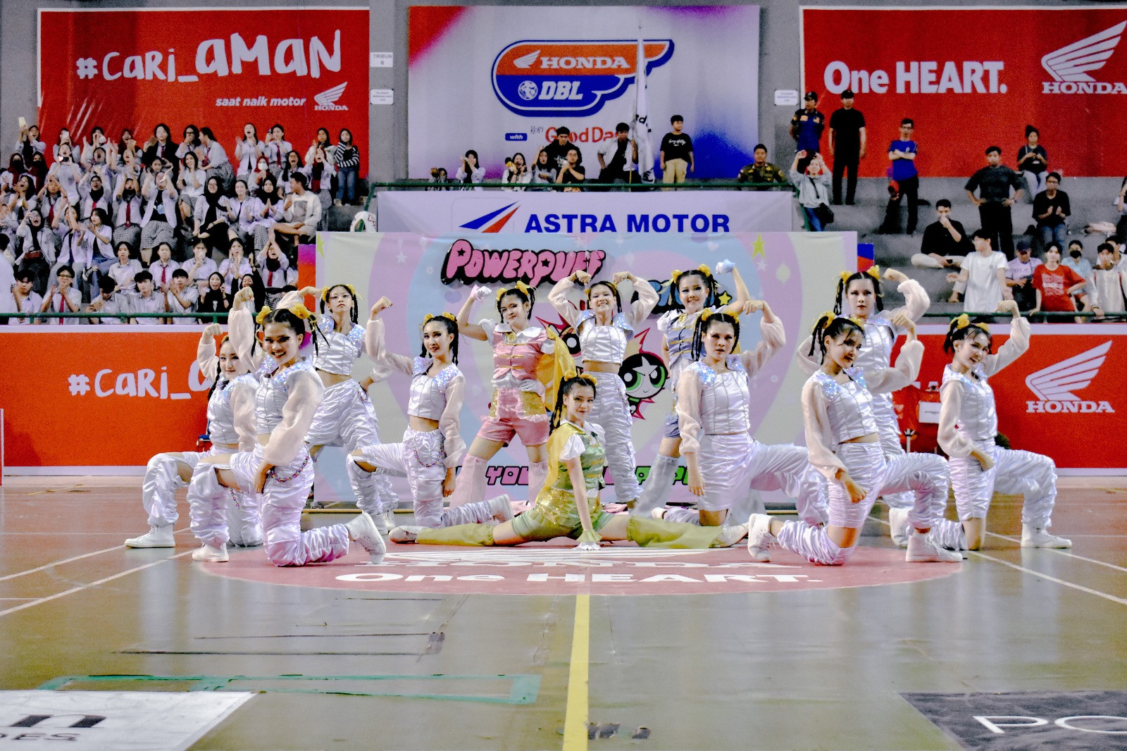 Dance - SMA Ignatius Global School Palembang