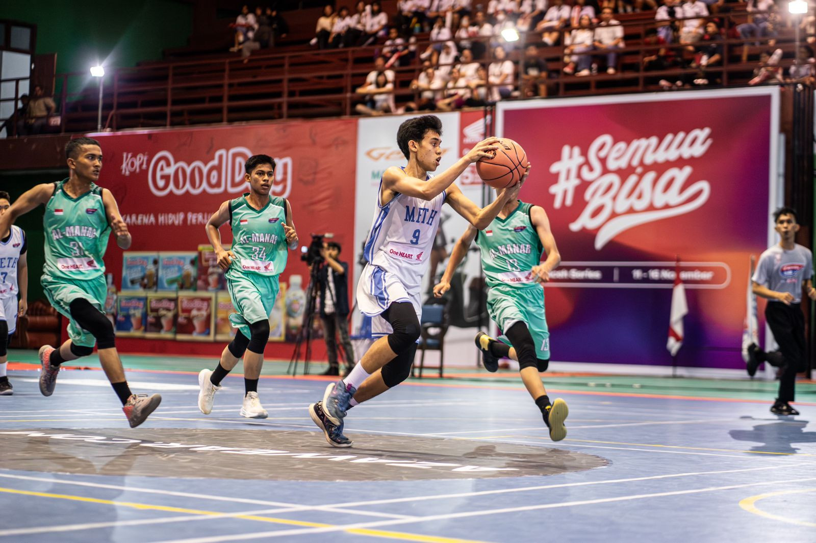 Piawai Duel Udara, Jason Raphael Pimpin Daftar Top Rebound Leaders DBL ...