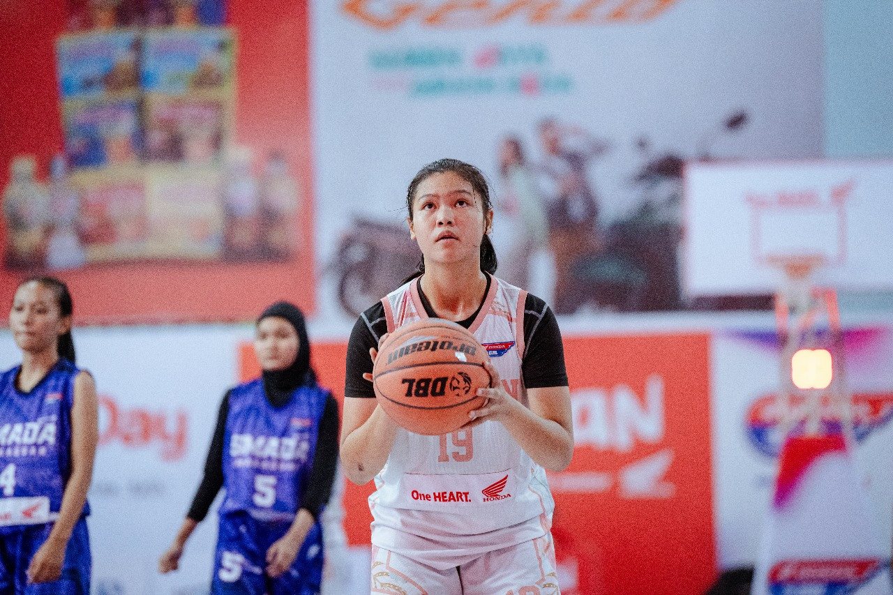 Deivy Natalia Rumayar - SMAN 16 Makassar
