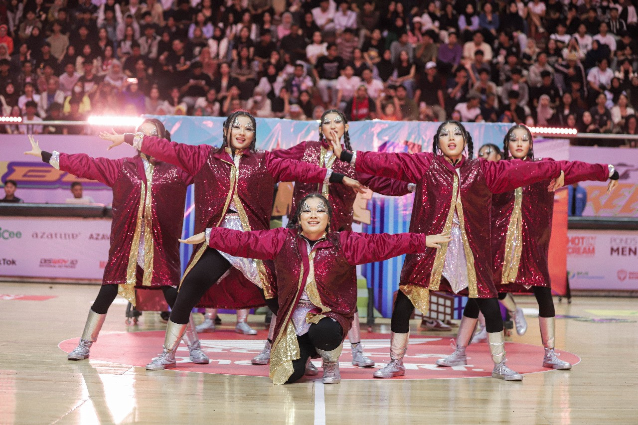 Aksi Sixers One Blood