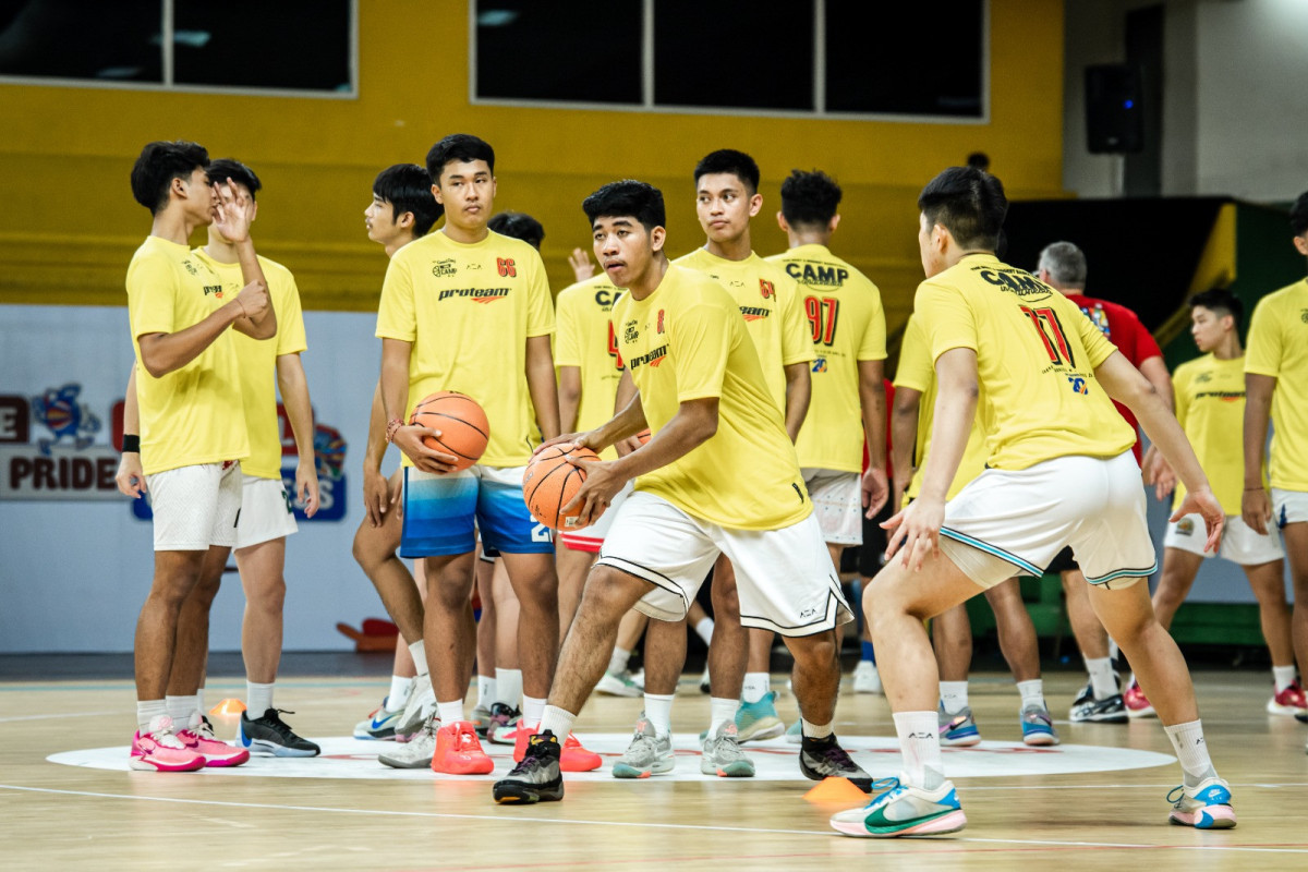 Halmaheranno ketika melantun di Kopi Good Day DBL Camp 2024