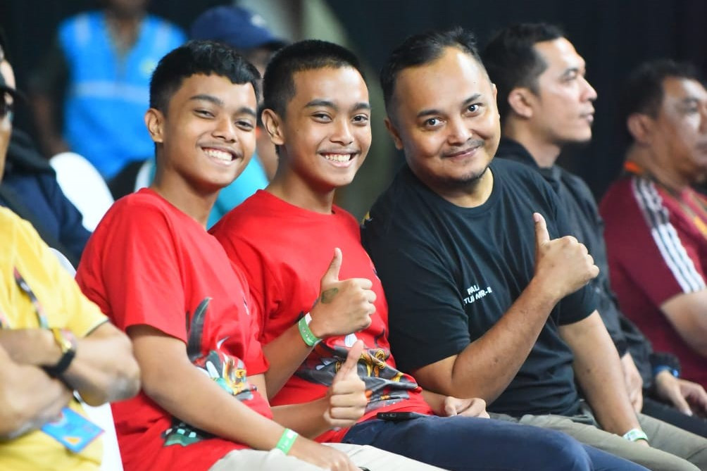 Coach Adi dan Kedua Anaknya