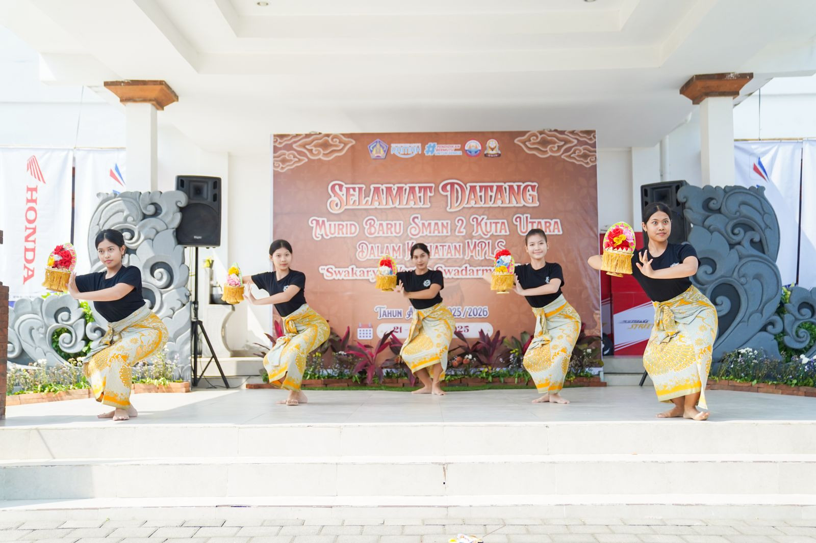 Tarian Sekar Jagat
