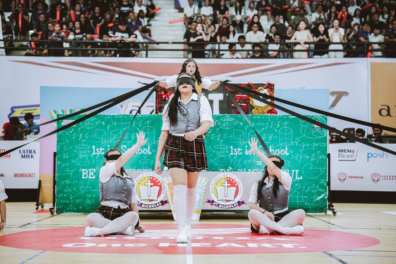 Tim Dance SMA Saint Nicholas