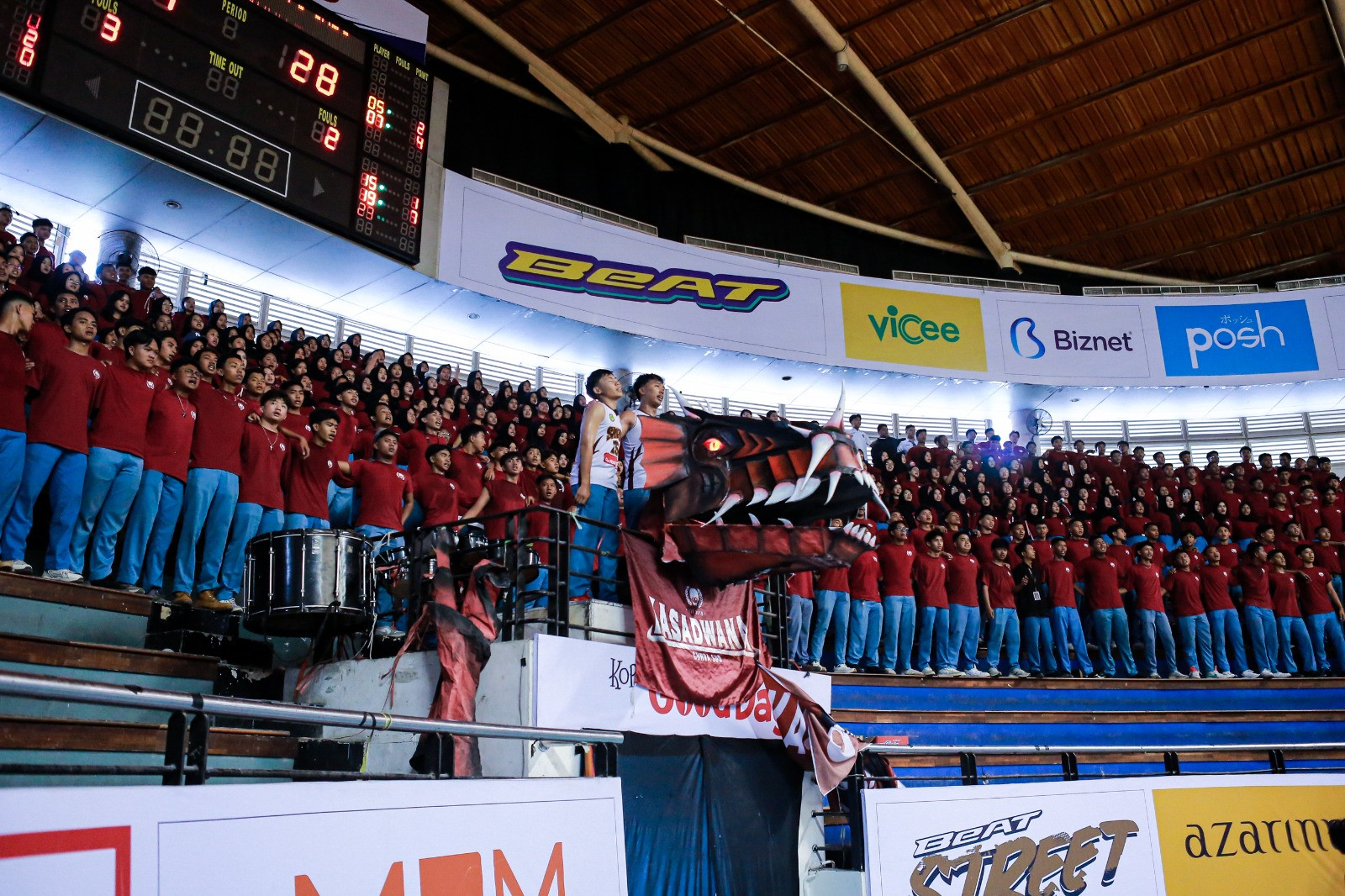 Figur Naga 4 Dimensi Diantara Kasadwana Curva Sud