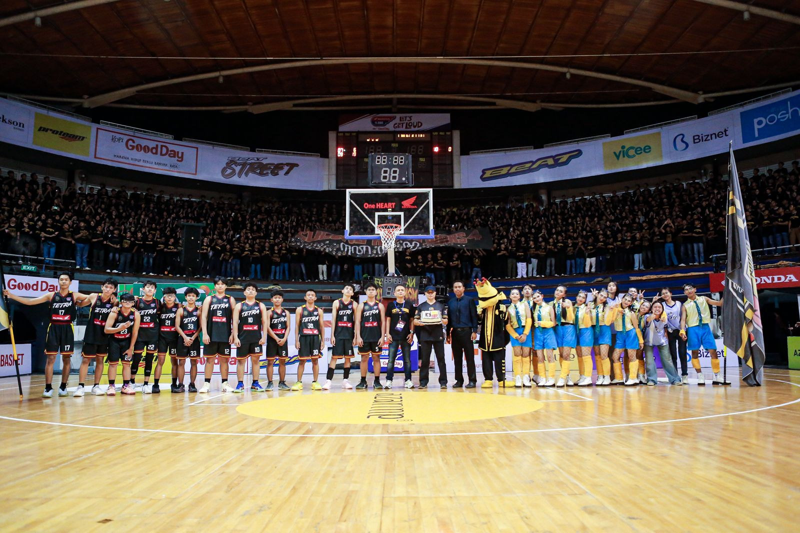Tetra Mania Rayakan Ulang Tahun Sekolah Ke-73 di DBL Arena 