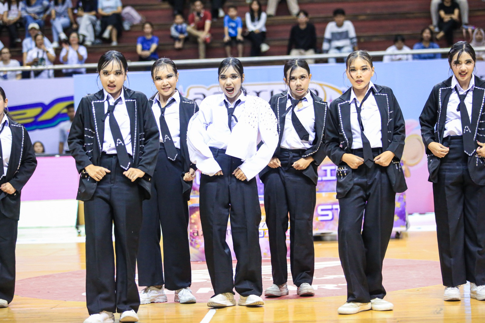 Penampilan Astraven Dance Crew dalam Azarine DBL Dance Competition 2025