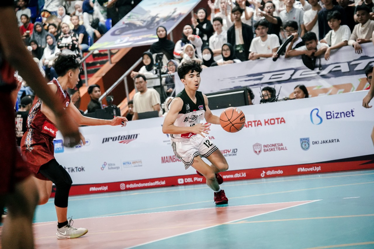 Tim Basket SMA Al-Izhar Pondok Labu Jakarta