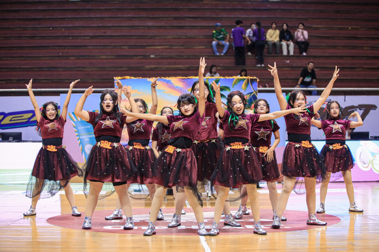 Penampilan XXI Dance Crew dalam ajang Azarine DBL Dance Competition 2025