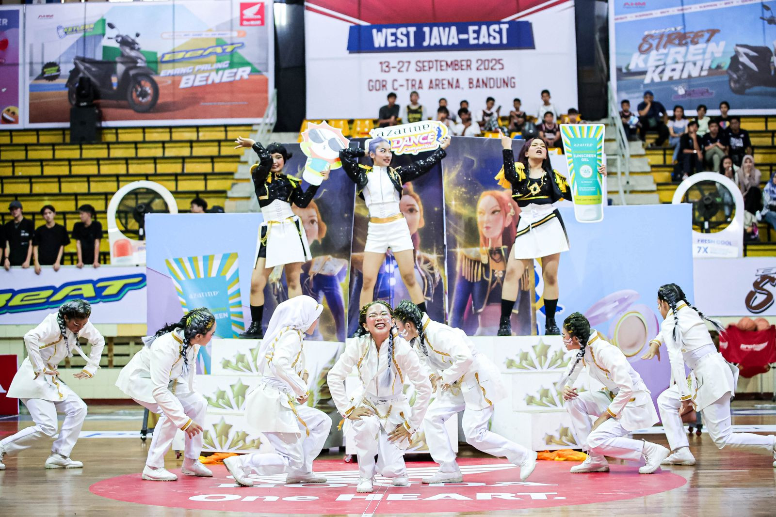 SMAN 8 Bandung Huntrix