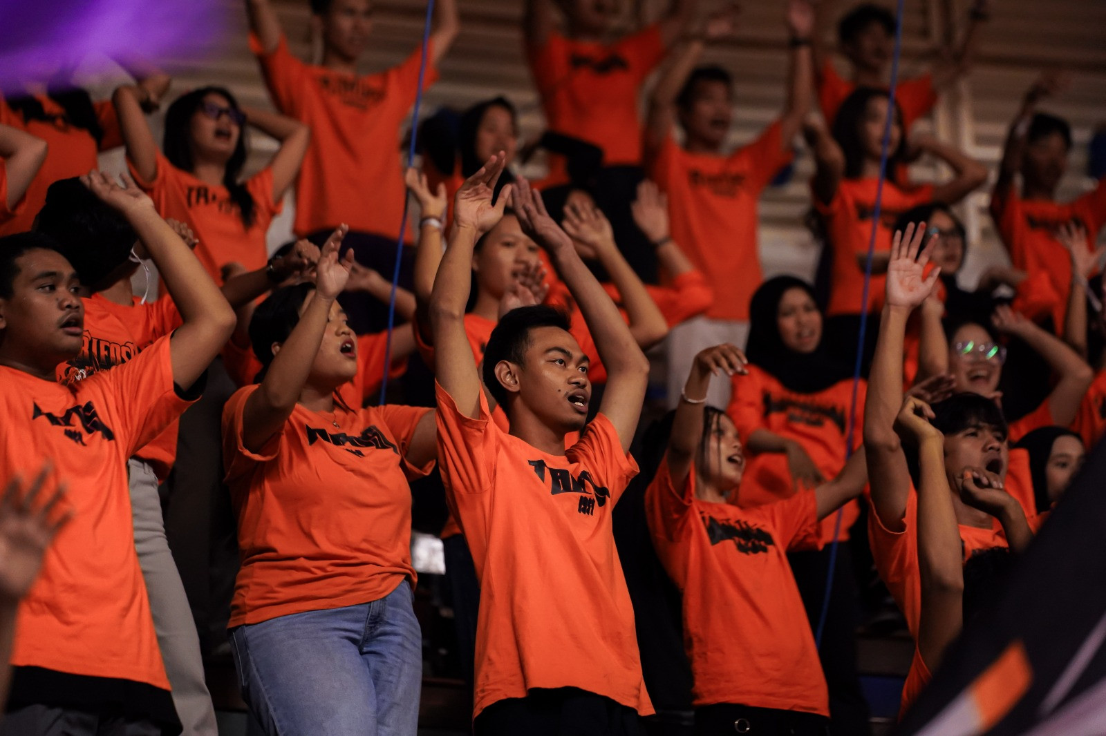 Sorak-sorai Trifosi dalam mendukung tim kebanggaannya