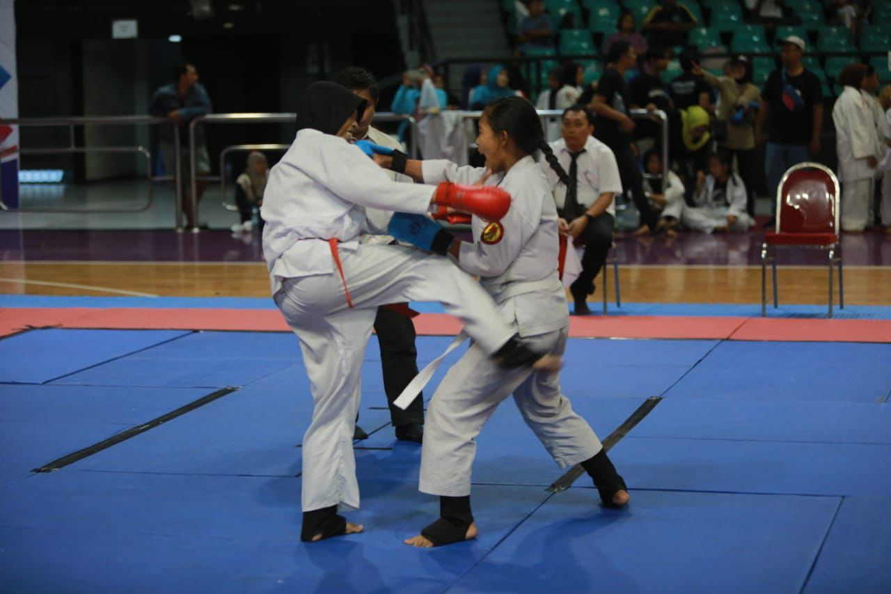 Anatasya Putri Angelina Dancer Cantik yang Jago Jujitsu dan Karate 