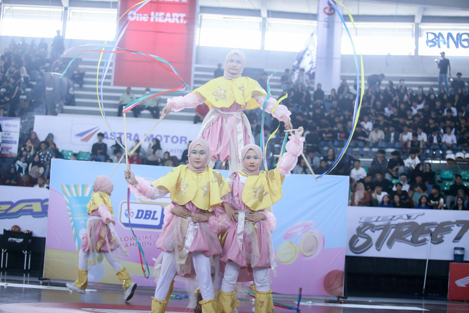 MAN 1 Surakarta DBL Dance