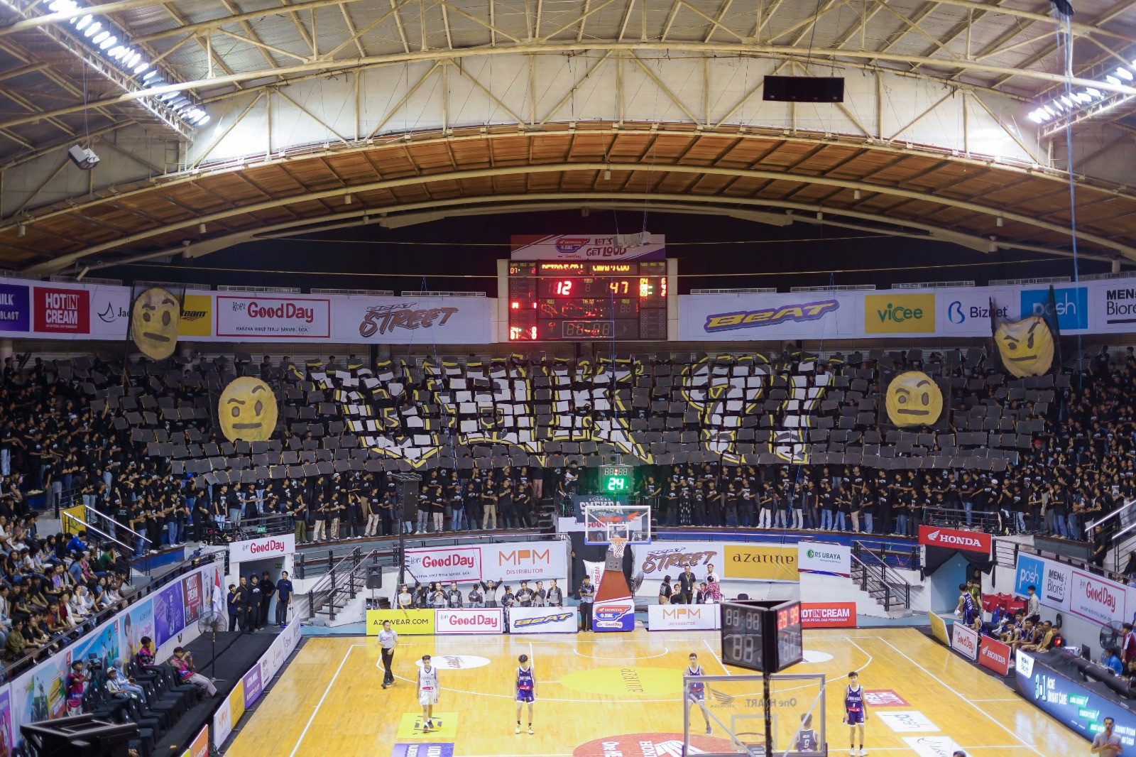 Salah satu contoh stiker pesan yang dihadirkan oleh Ultras Smekda