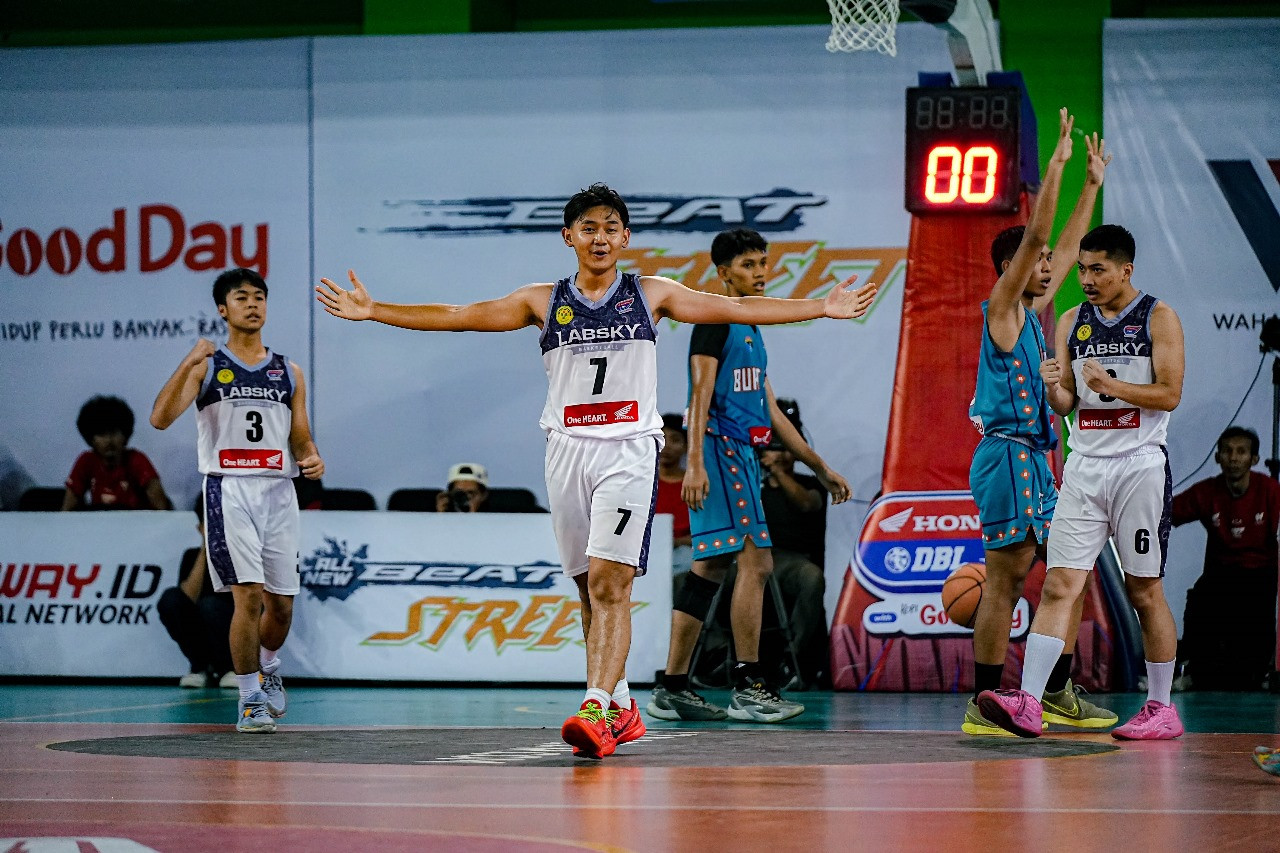 Tim Basket SMA Labschool Kebayoran Jakarta
