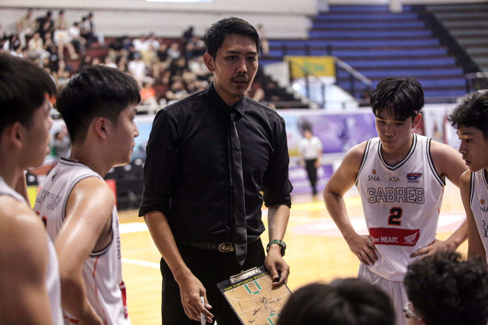 Daftar Pelatih DBL Surabaya yang Pernah Jadi Pemain Basket Profesional!