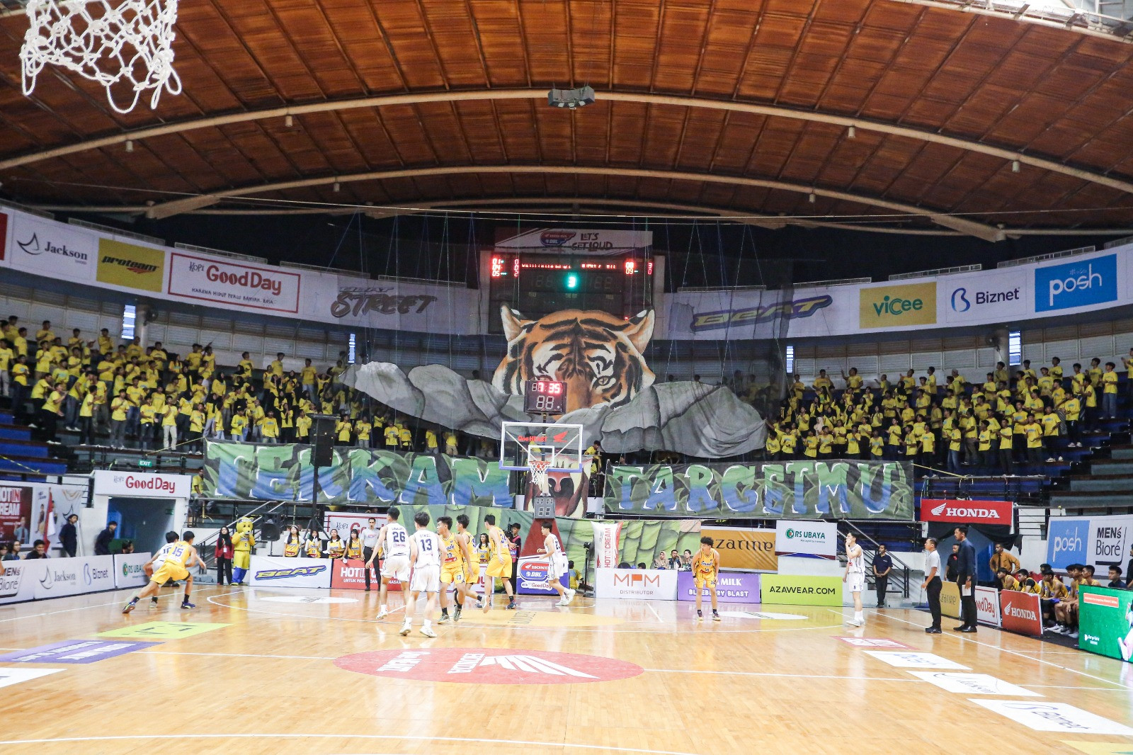 Sosok harimau yang bersedia menerkam lawan-lawannya