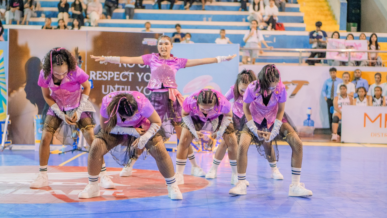 Lucu! Deretan 3 Tim Dance Inspiratif di Azarine DBL Dance Competition Kupang