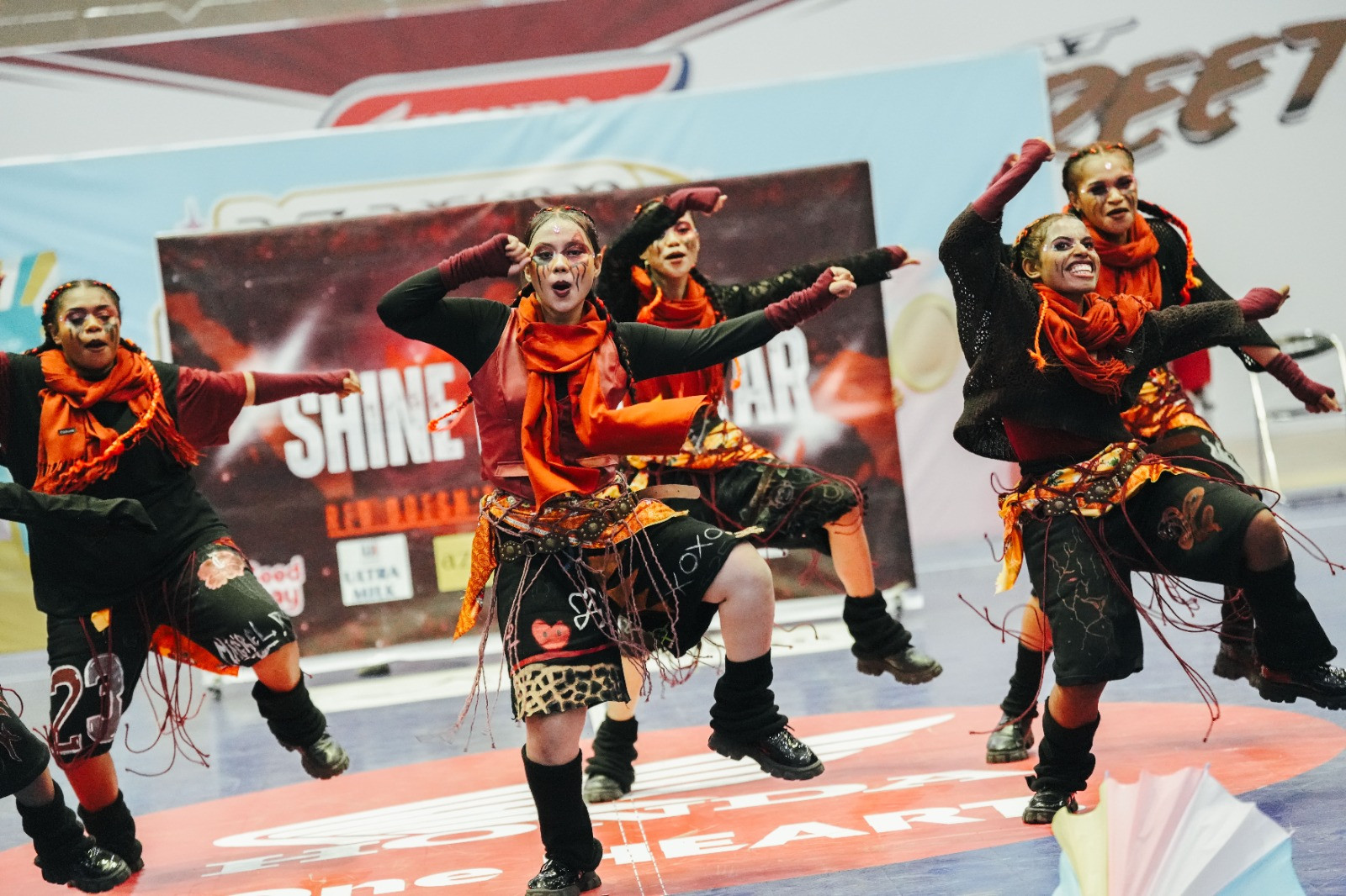 https://www.dbl.id/uploads/post/2026/02/04/Barisan Tim Dance Tampil Menarik di Azarine DBL Dance Competition 2026 Papua.jpg