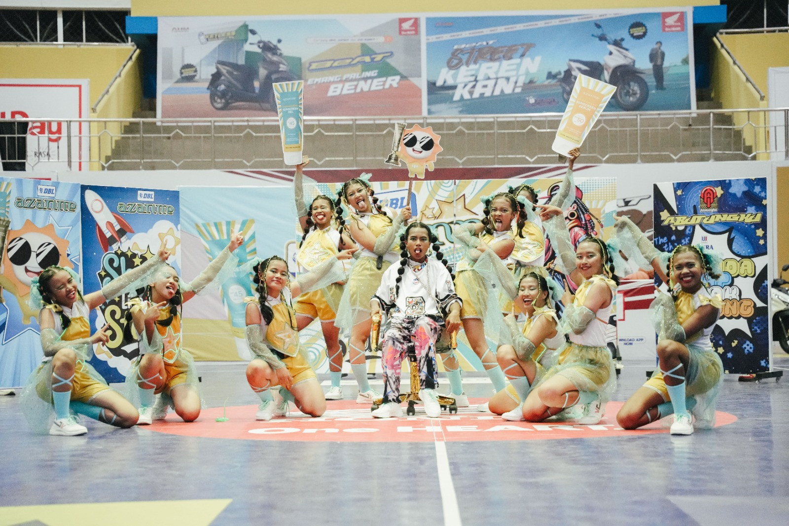 https://www.dbl.id/uploads/post/2026/02/04/Deretan Tim Dance yang Tampil di Azarine DBL Dance Competition 2026 Papua.jpg