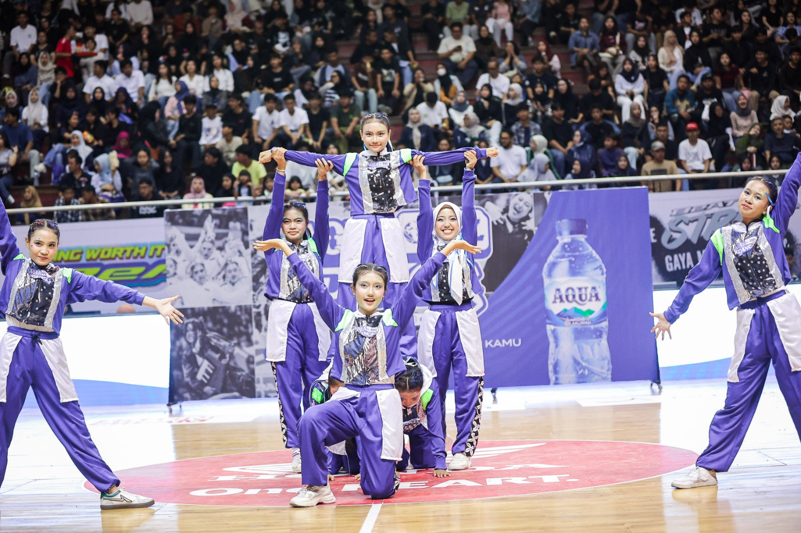 Penampilan Bolo Dewe di AQUA DBL Dance 2026 East Java-North