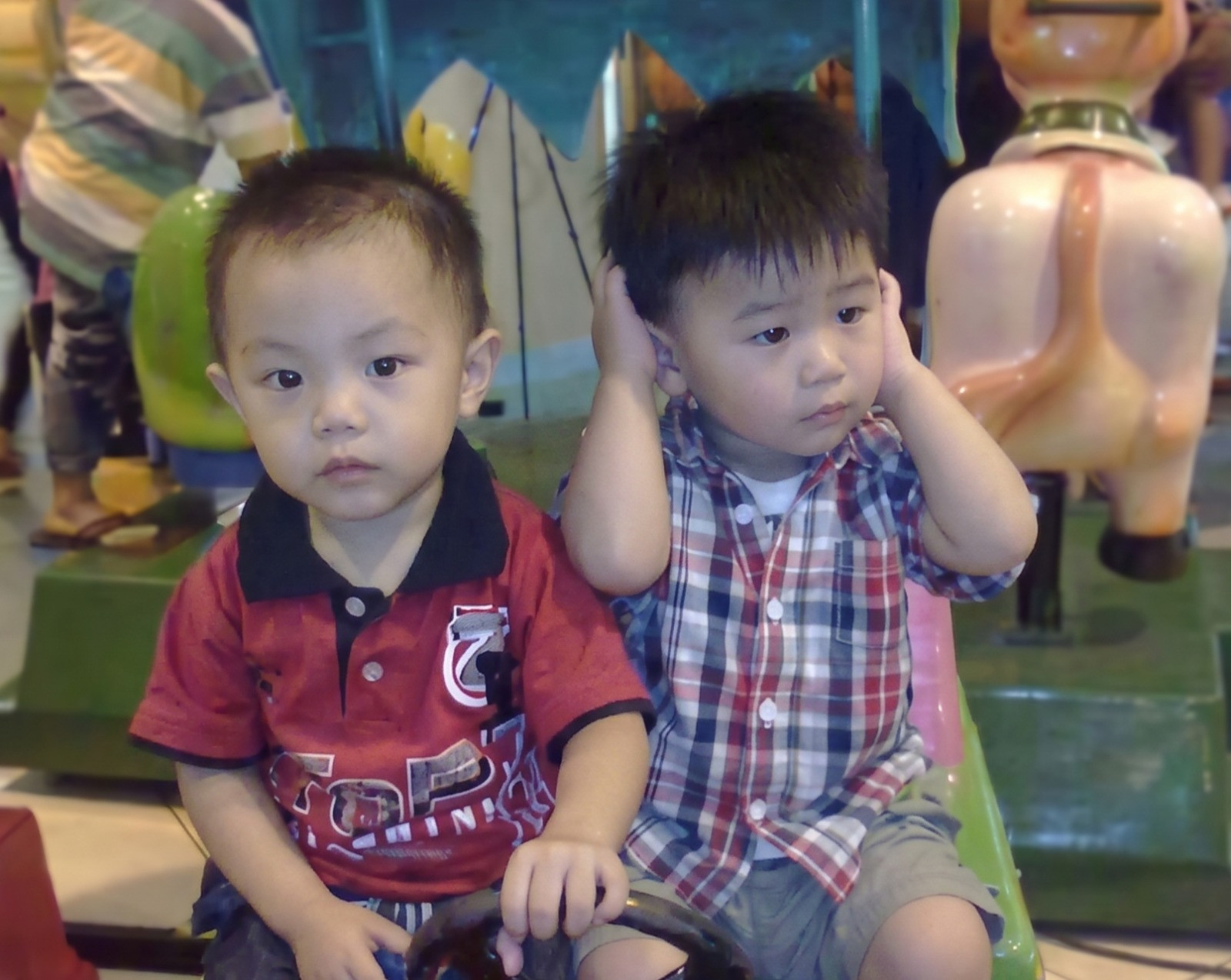 Alvino dan Mario Hoesada