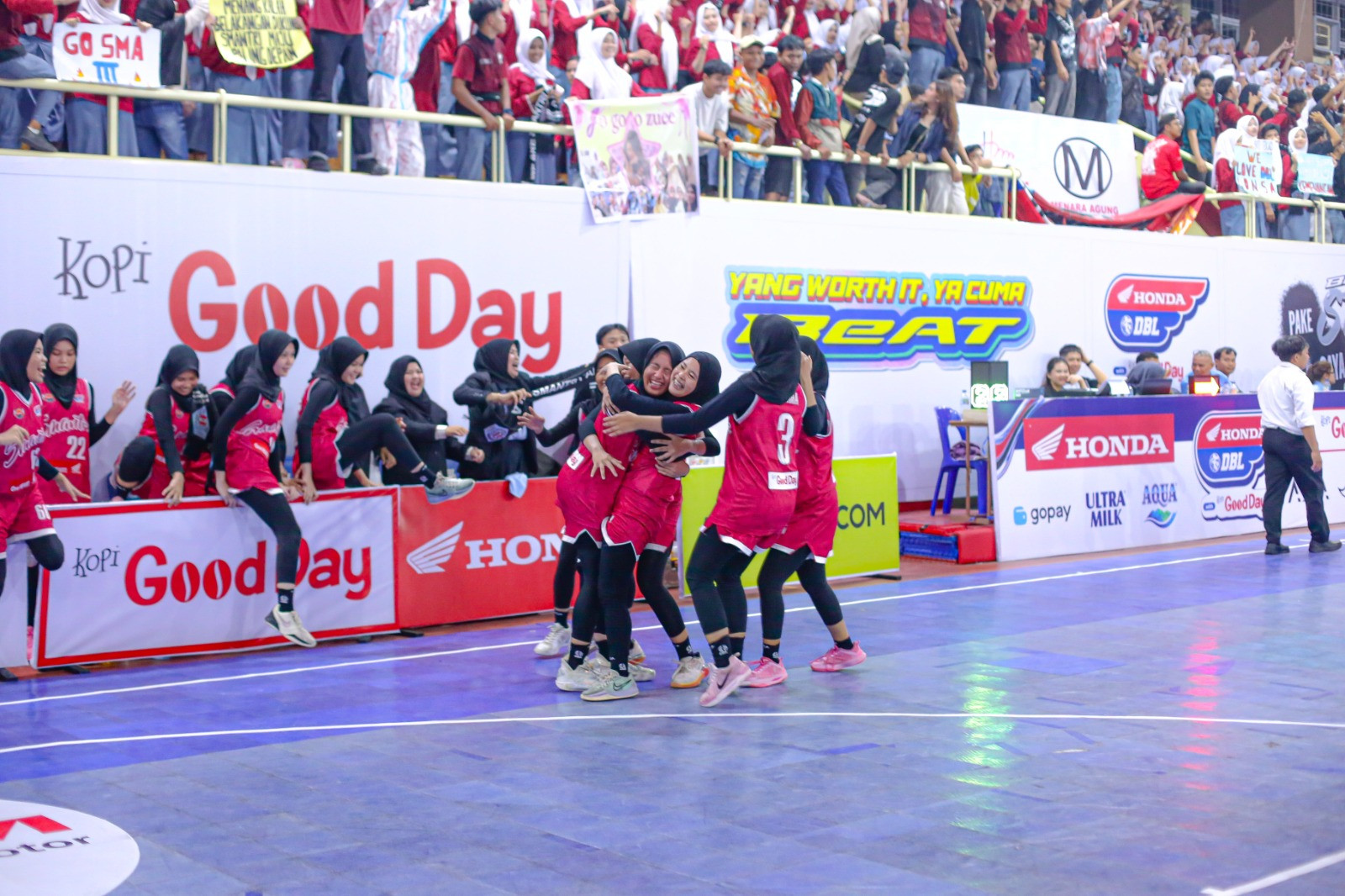 https://www.dbl.id/uploads/post/2026/08/11/Tujuh-Tahun-Menanti,-Putri-Smantri-Kembali-dengan-Kemenangan.jpg
