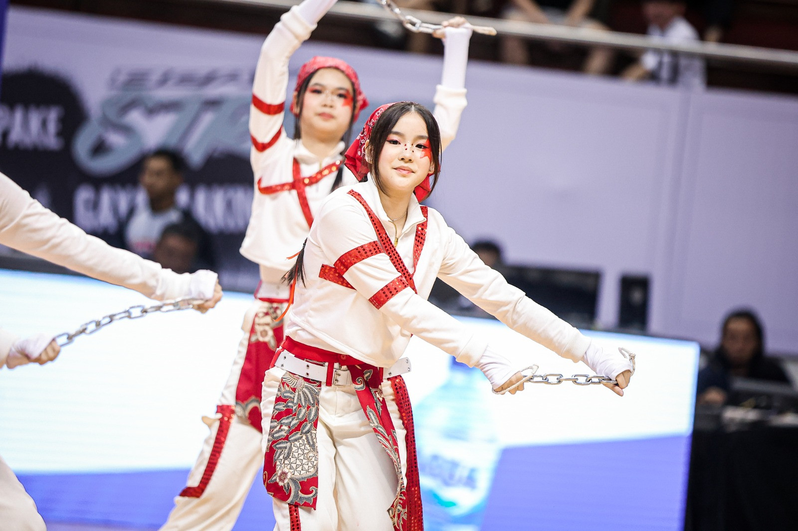 REVELATE gunakan rantai untuk representasikan sila kedua Pancasila di AQUA DBL Dance 2026 East Java-North