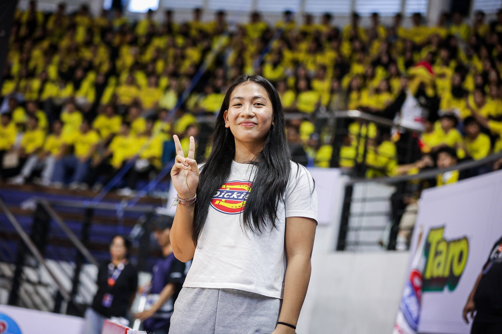 Ni Kadek Winda Sandia Kanita ketika menonton pertandingan secara langsung di DBL Arena Surabaya