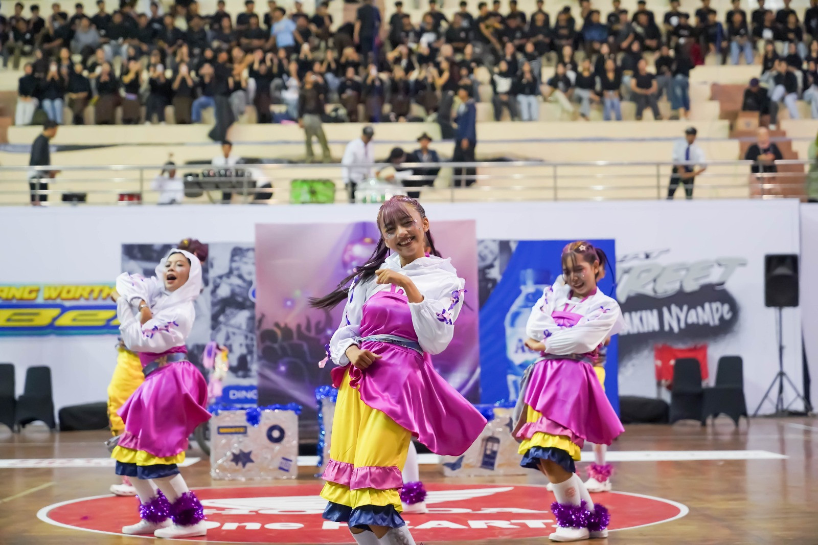 DBL Dance Malang - SMA Brawijaya Smart School Malang