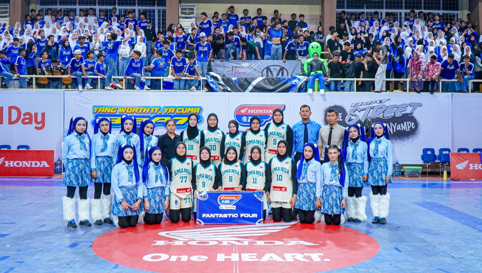 https://www.dbl.id/uploads/post/2026/08/18/Hasil-DBL-West-Sumatra-2026-Putri-Smansa-Padang-Terbang-ke-Fantastic-Four!.jpg