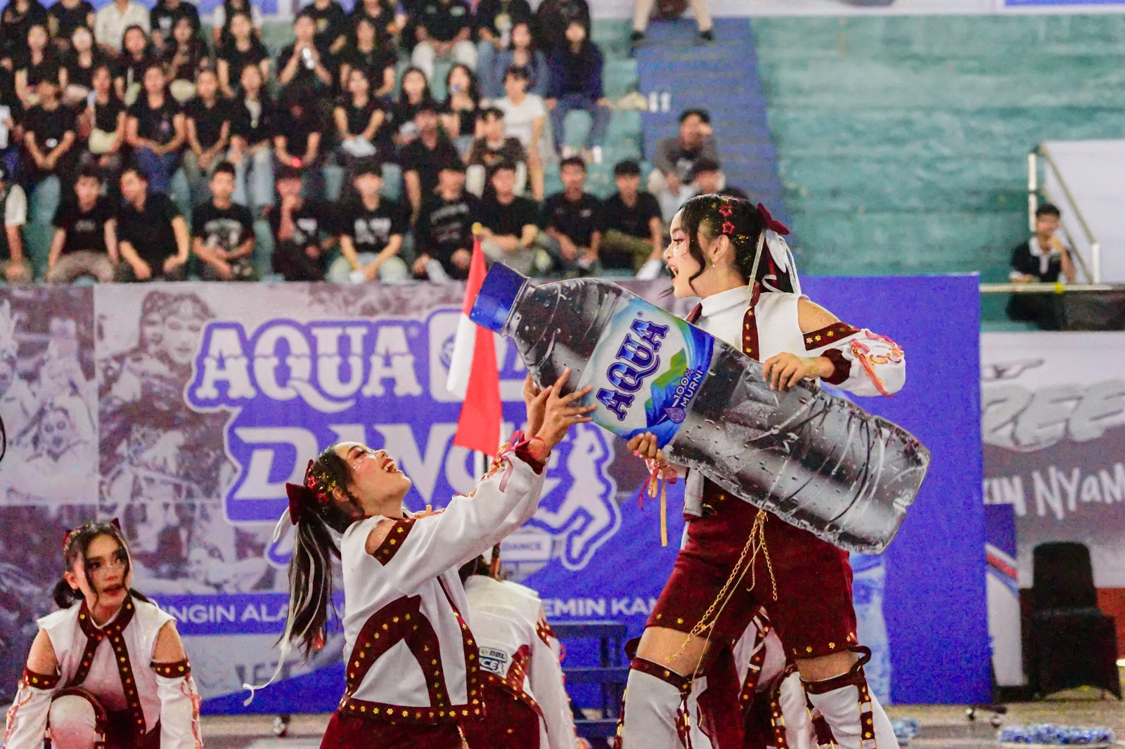 Cerita Penuh Makna Enam Penampilan Tim Dance AQUA DBL Dance 2026 East Java-West