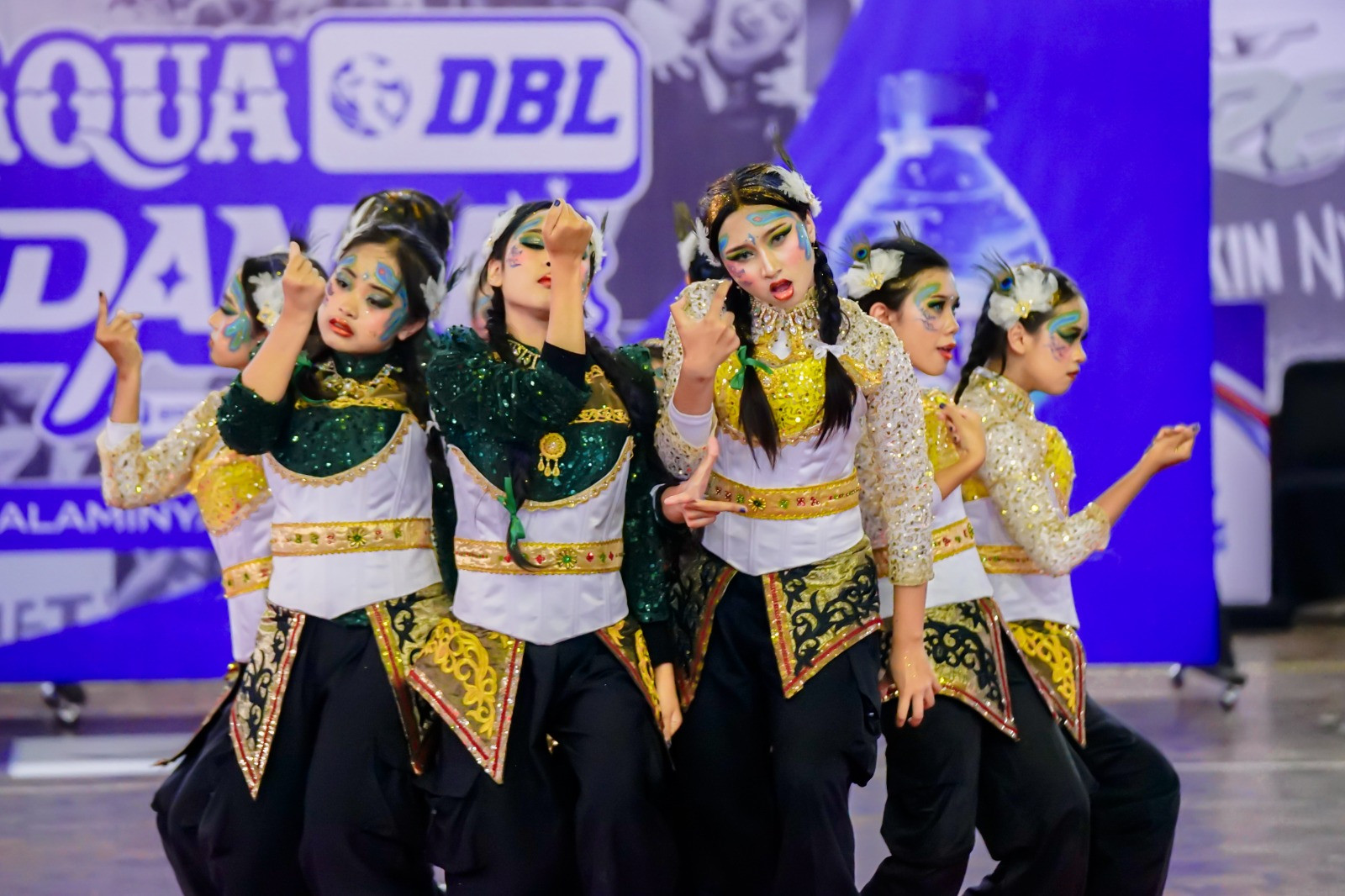 https://www.dbl.id/uploads/post/2026/08/26/Deretan-Tim-Dance-yang-Tampil-di-AQUA-DBL-Dance-2026-East-Java-West.jpg