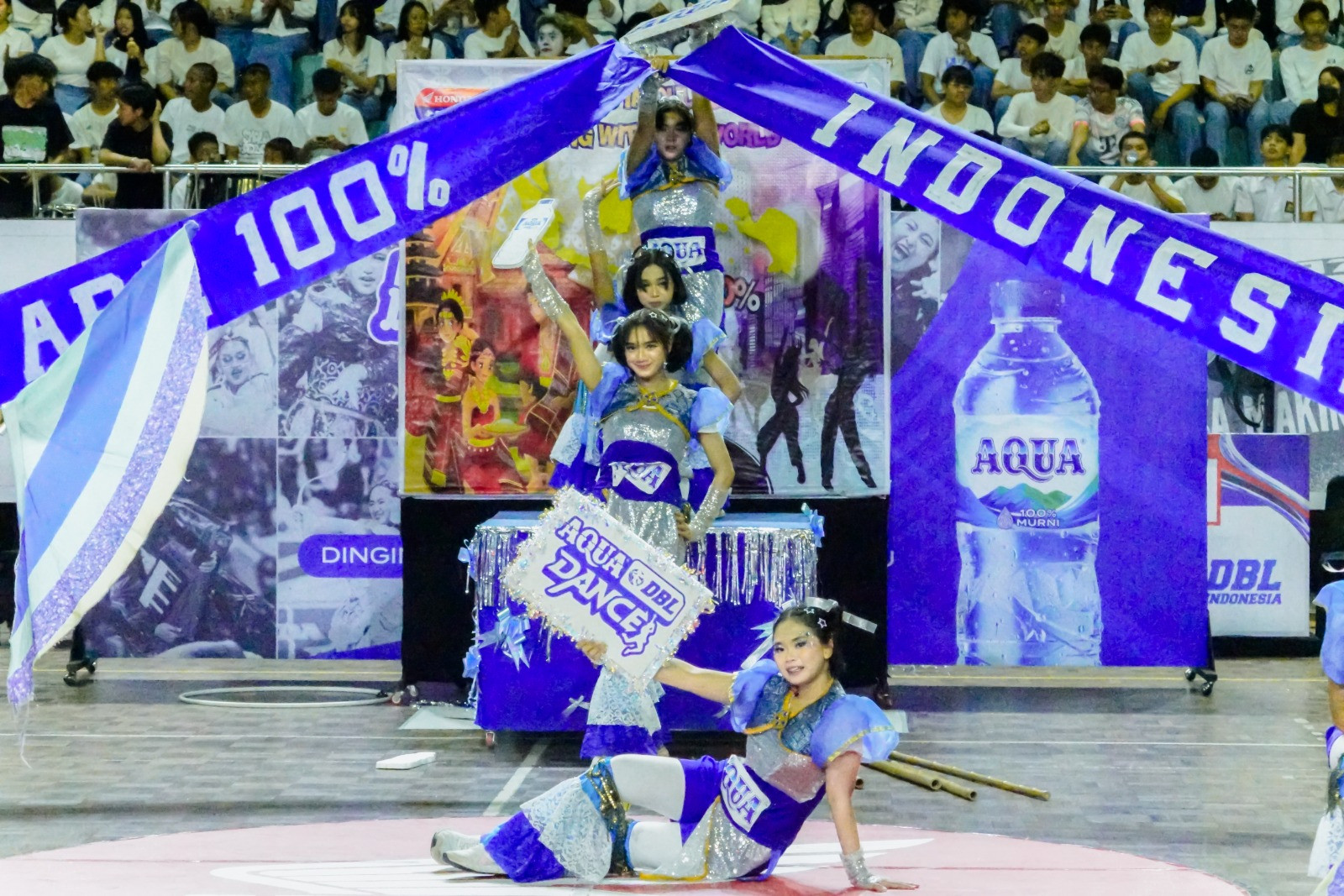 Cerita Penuh Makna Enam Penampilan Tim Dance AQUA DBL Dance 2026 East Java-West