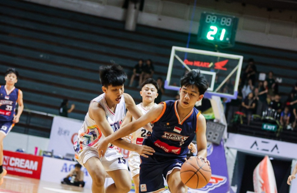 Aksi Patrick Raynard Wibisono di DBL Arena Surabaya