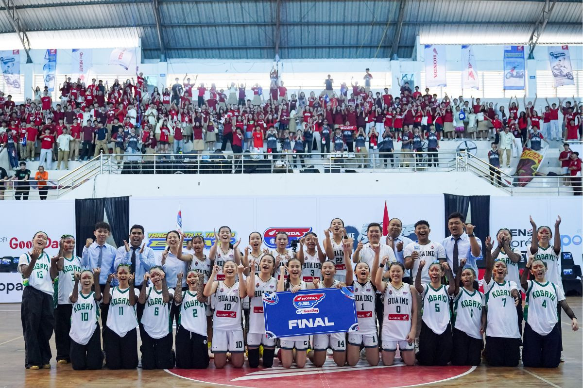 DBL-East-Java-South-SMA-Kolese-Santo-Yusup-Malang-Coach-Mey