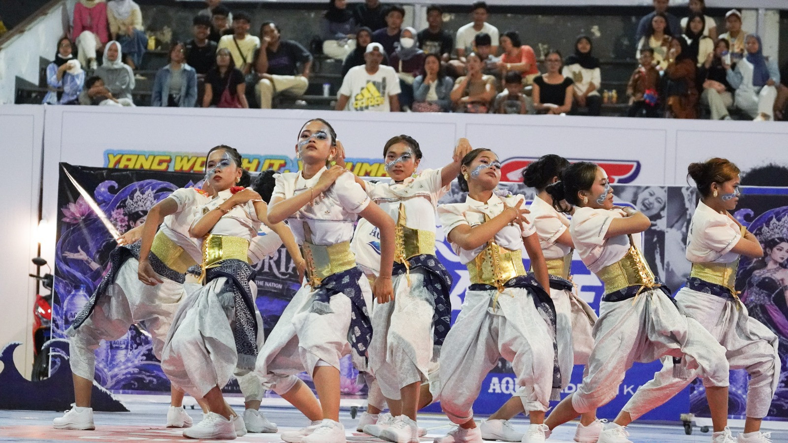 Lucu-lucu! Ini 4 Tim Dance yang Tampil di AQUA DBL Dance 2026 West Nusa Tenggara