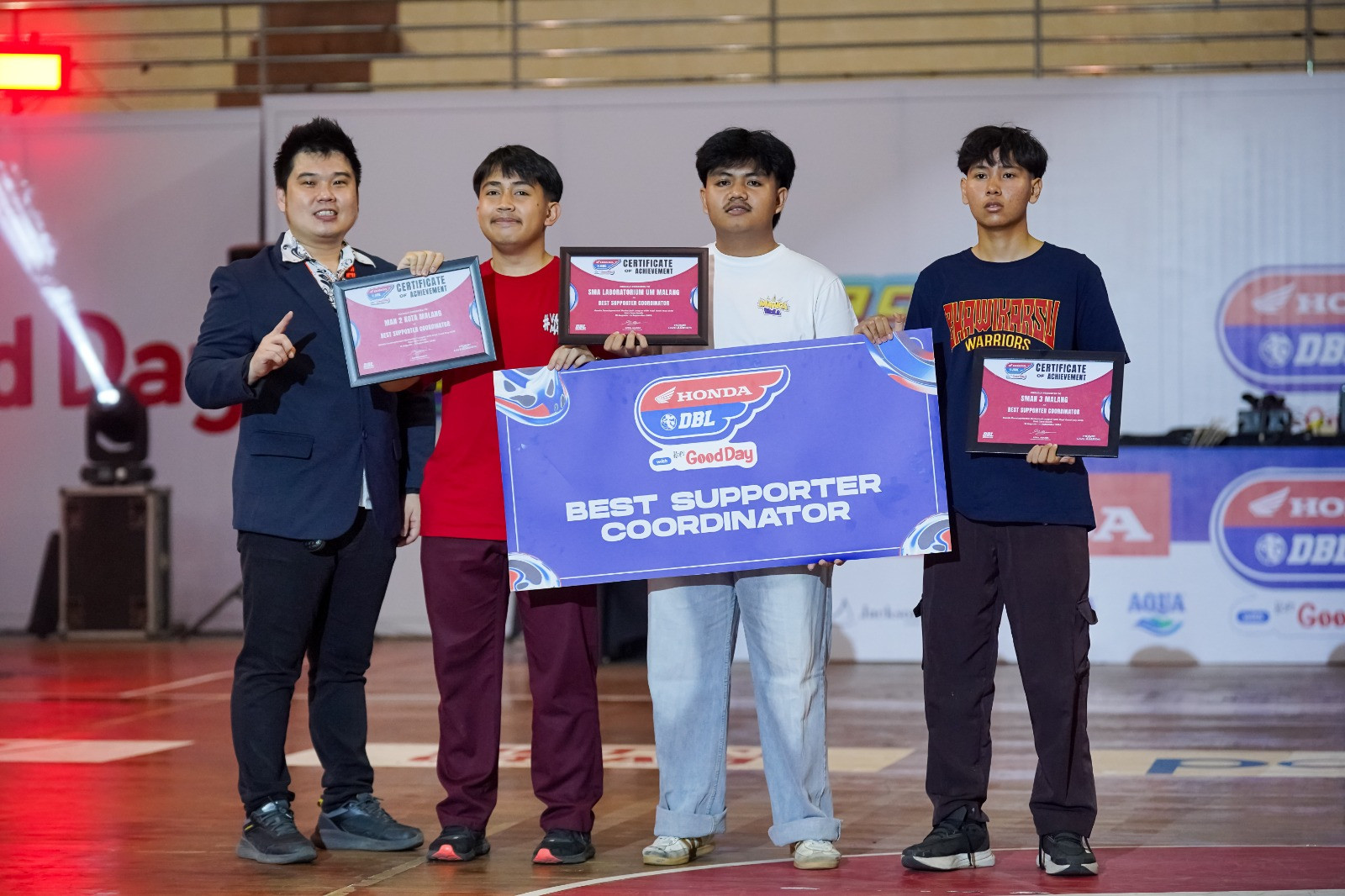 Awarding-DBL-Malang-Best-Coordinator-Supporter