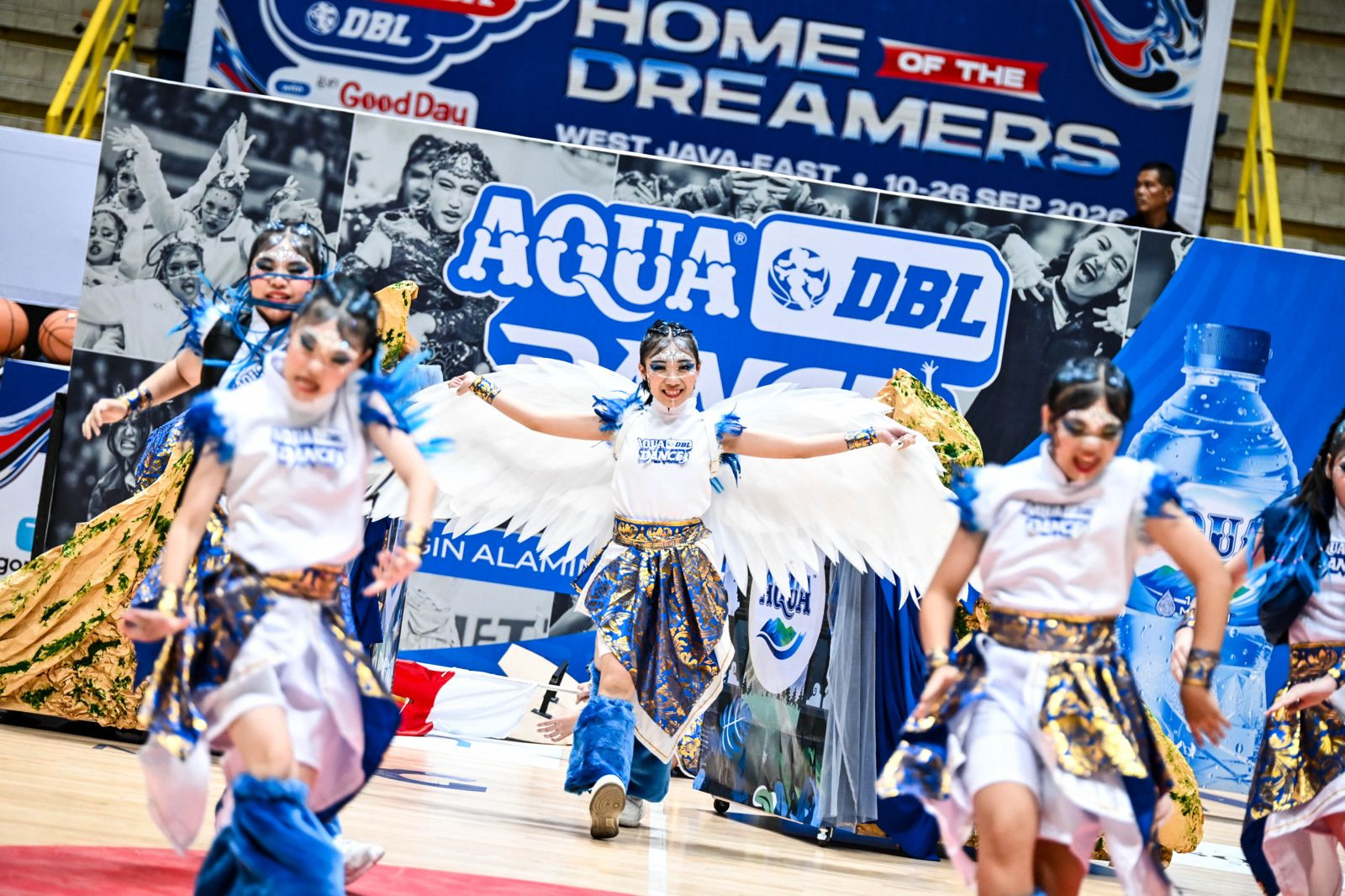 SMA Trinitas Bandung AQUA DBL Dance