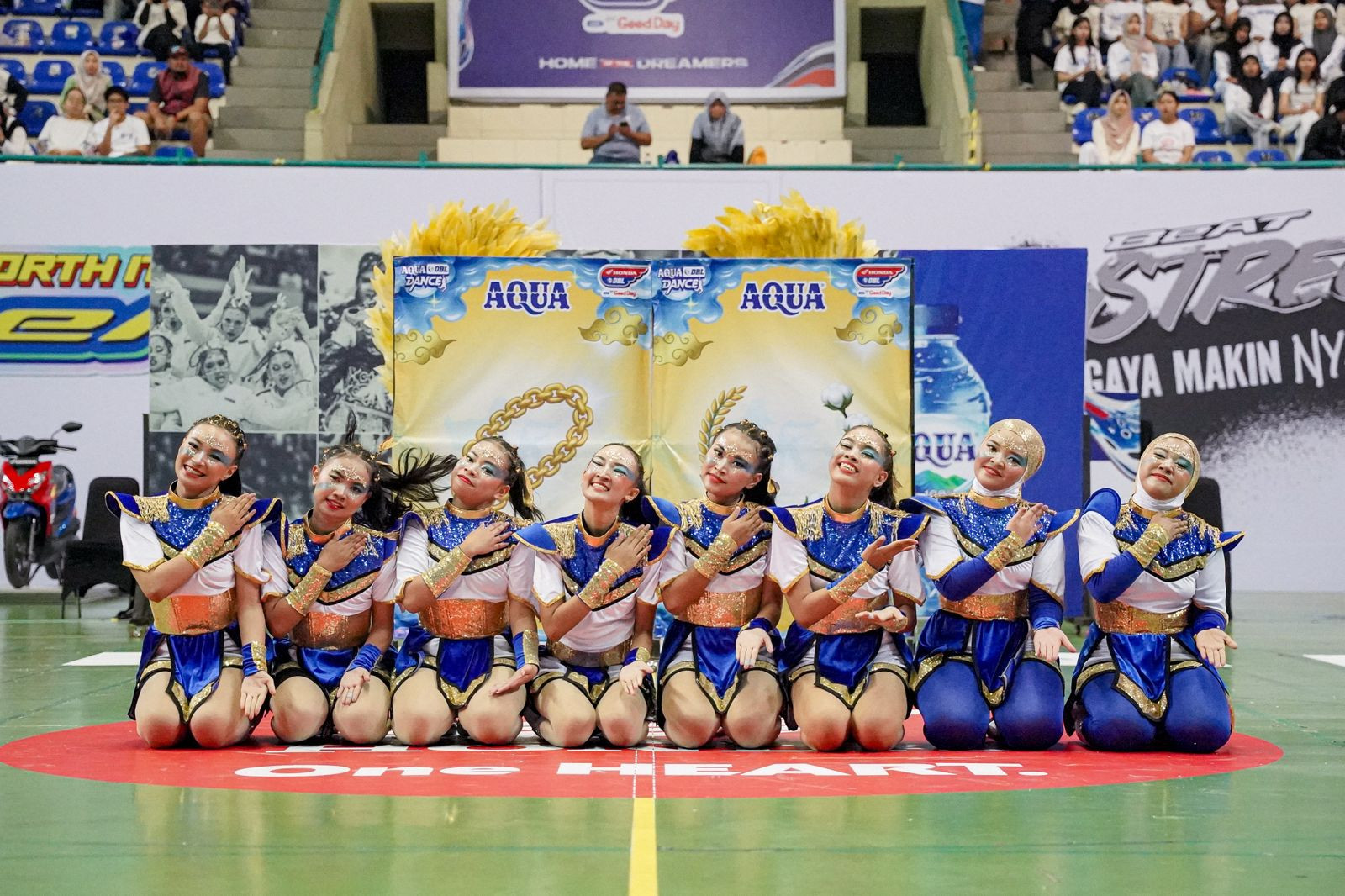 SMAN 11 Yogyakarta AQUA DBL Dance DBL.ID