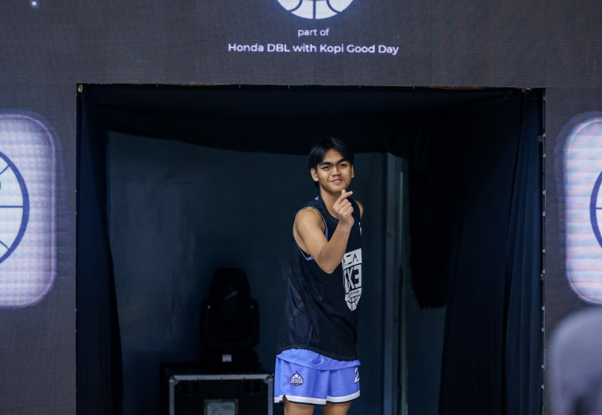 Lingga Permana dari SMA Gloria 1 Surabaya saat momen pemanggilan pemain di Final AZA 3X3 Competition 2026 East Java-North