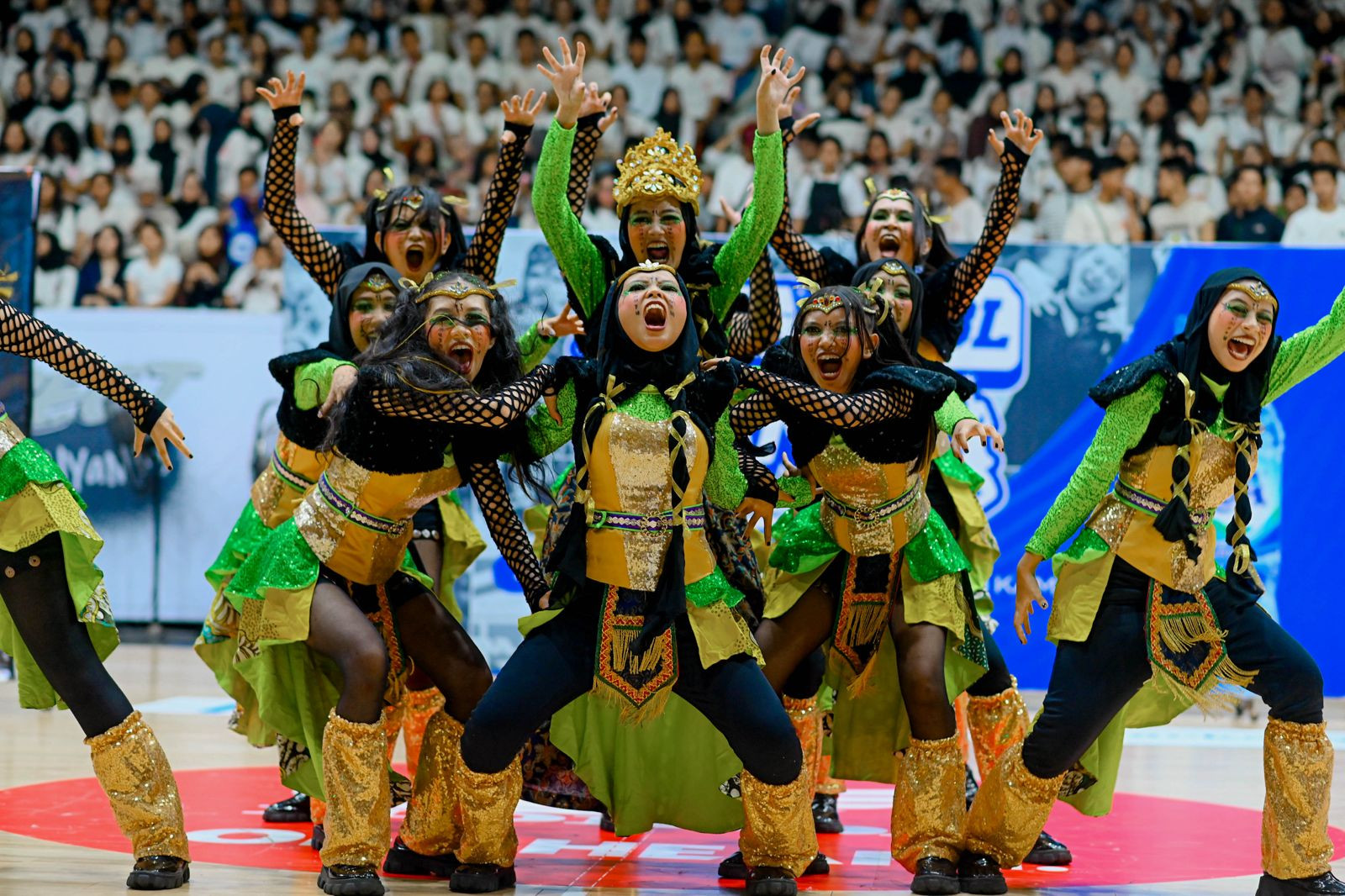 SMAN 6 Semarang AQUA DBL Dance