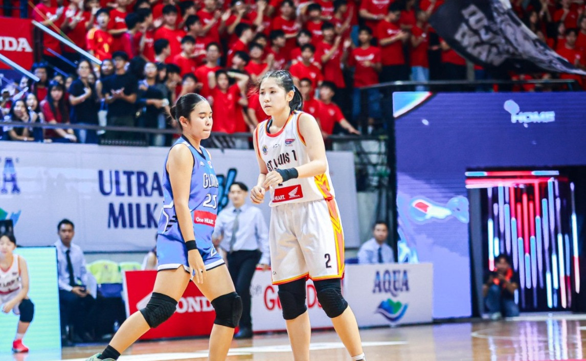 Momen Richelle Evelyn Widjaja saat menjaga pertahanan putri Sinlui di Final Party Honda DBL with Kopi Good Day 2026 East Java-North