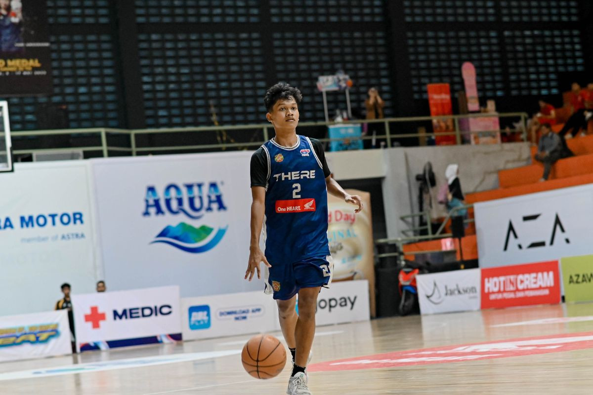 DBL-Central-Java-North-SMA-Theresiana-1-Semarang-(Muhammad-Arjuna)