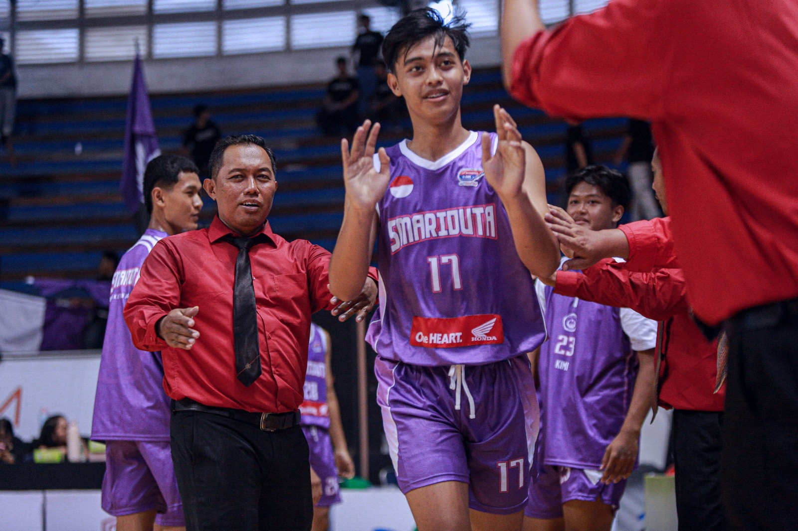 Magazha Farrel Pranaja saat pemanggilan pemain di laga Honda DBL with Kopi Good Day 2026 East Java Championship