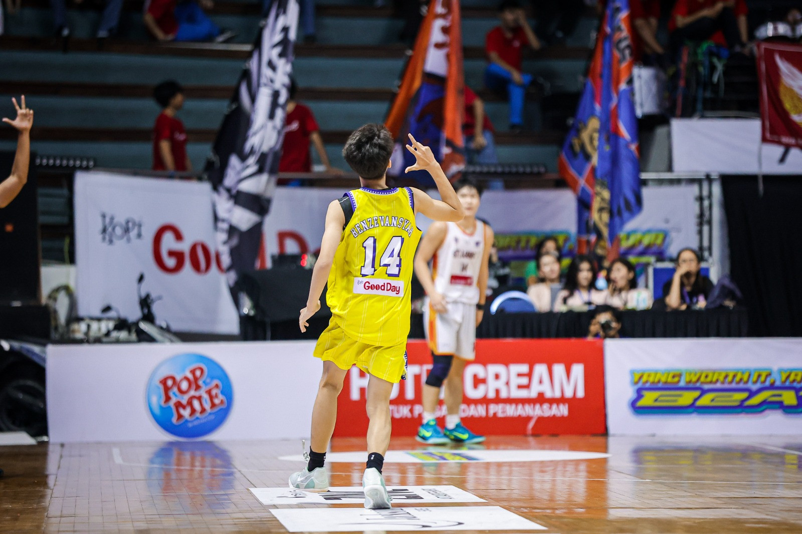 Romeo Benzevansyah saat selebrasi usai melesakkan tembakan tiga poin di Honda DBL with Kopi Good Day 2026 East Java Championship