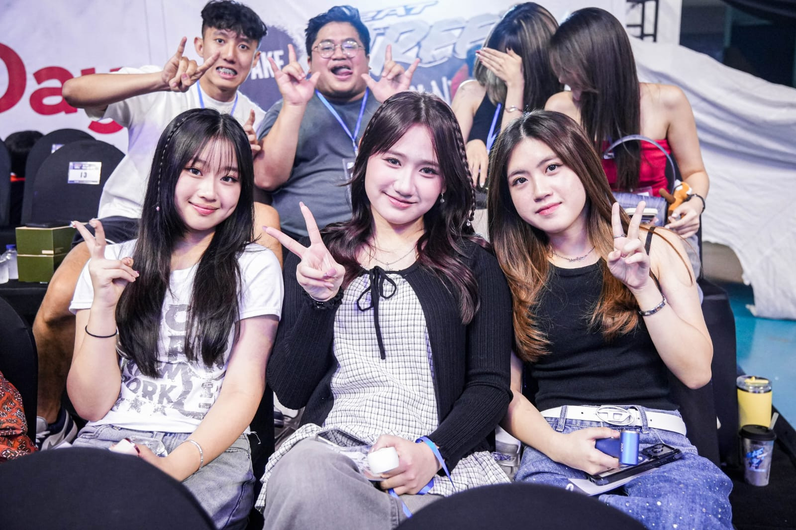 Momen Cathy ex JKT48 (tengah) saat menonton Final Party DBL East Java 2026
